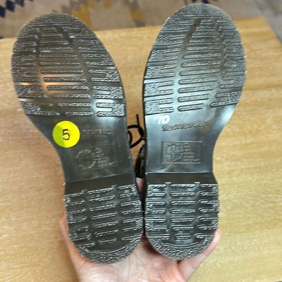 Dr. Martens 1490 Bloom 10 Eye Boots - Picture 8 of 9